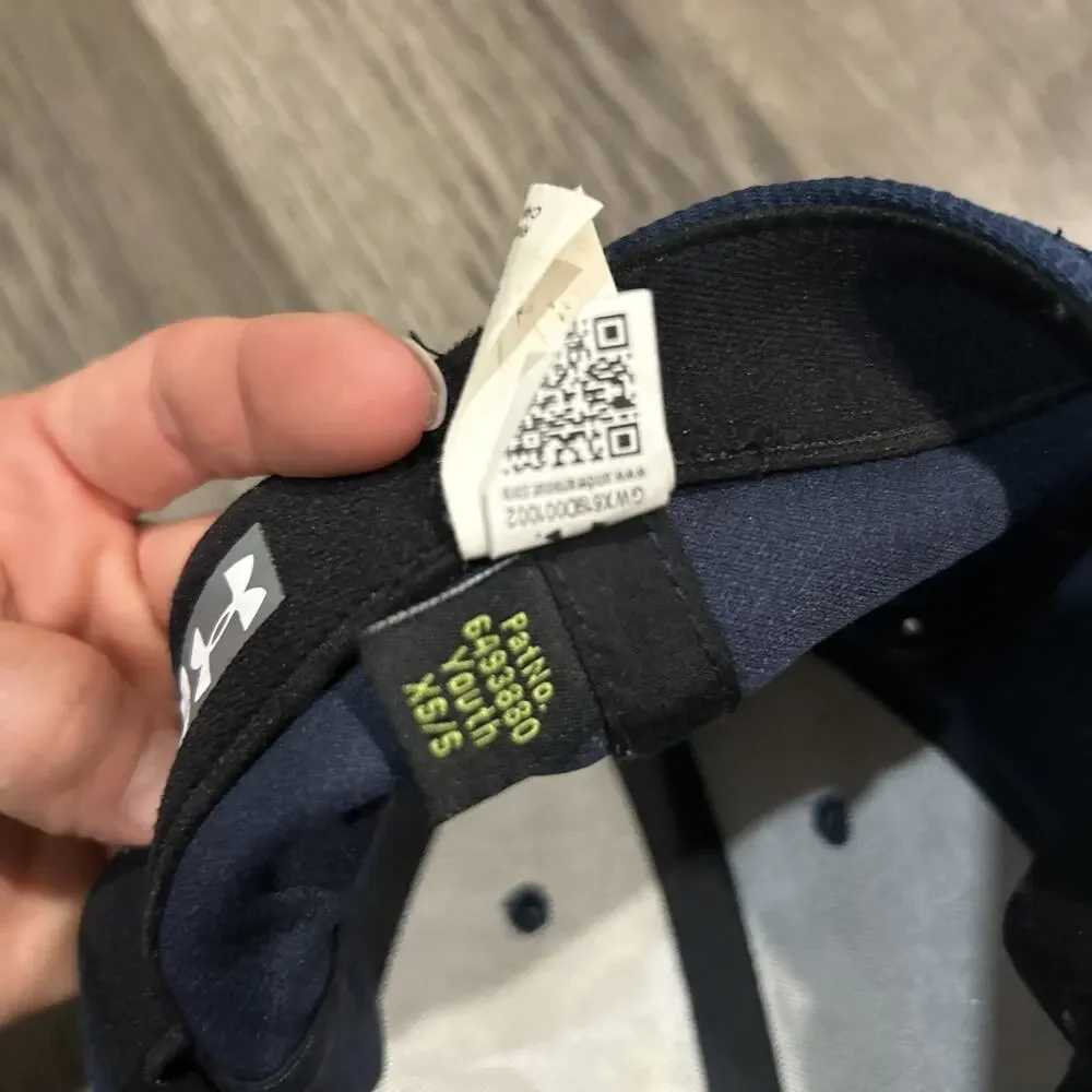 UNDER ARMOUR Boys Golf Hat Heatgear Size YXS/S Cap 1259222 100 Navy